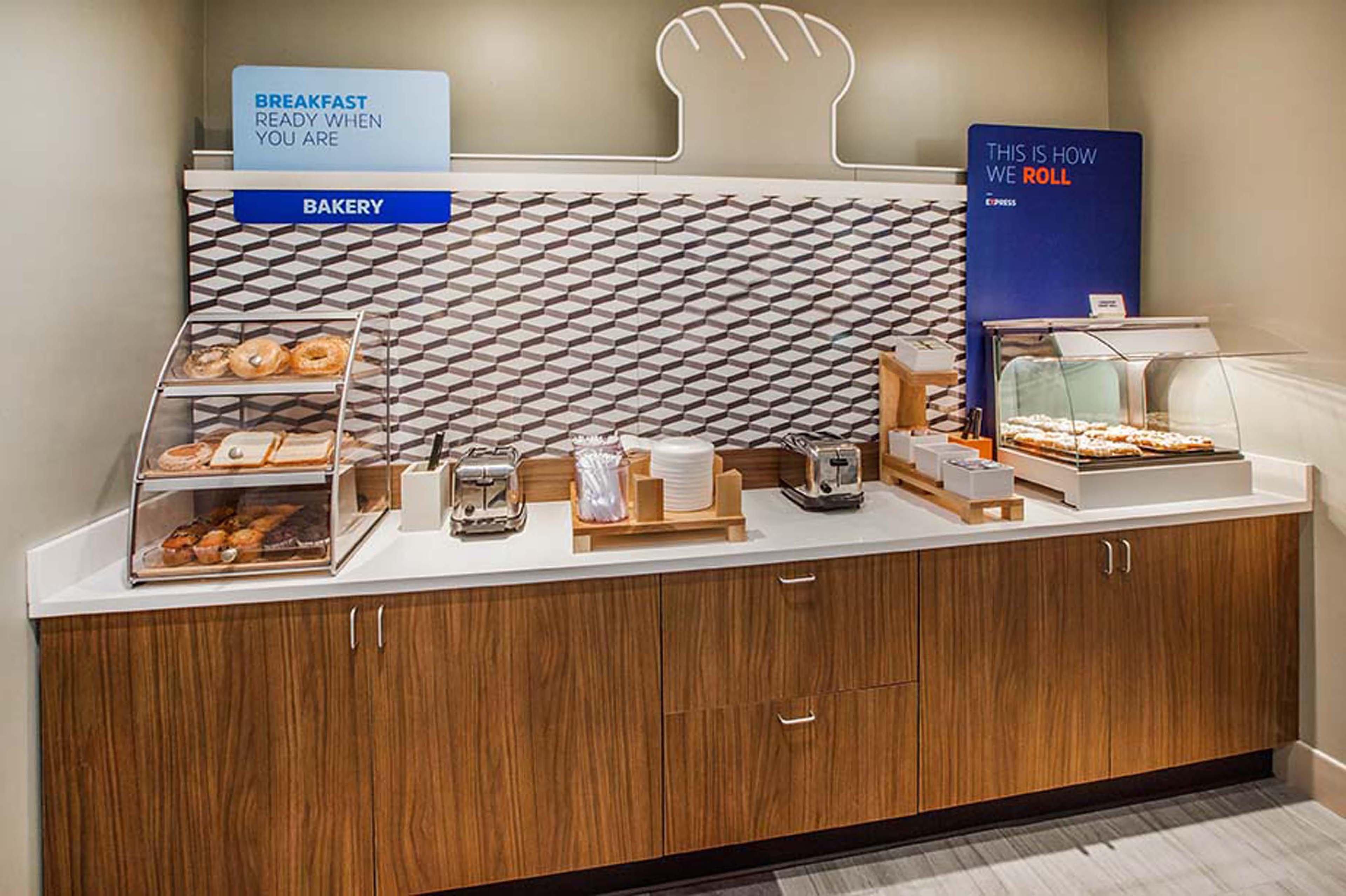 Holiday Inn Express & Suites Alliance By Ihg Exteriör bild