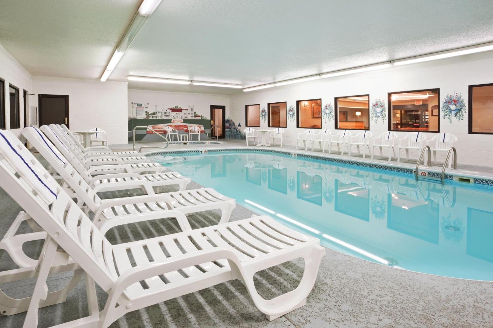Holiday Inn Express & Suites Alliance By Ihg Exteriör bild